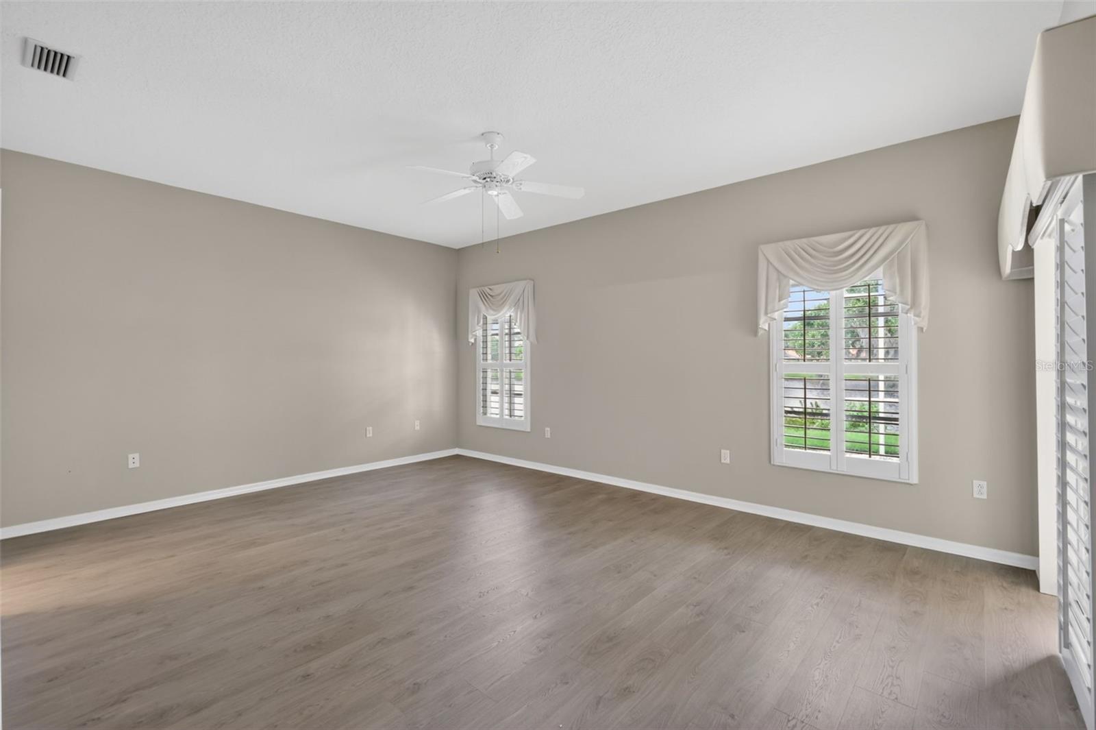 4856 Westchester Ct Property Photo 11