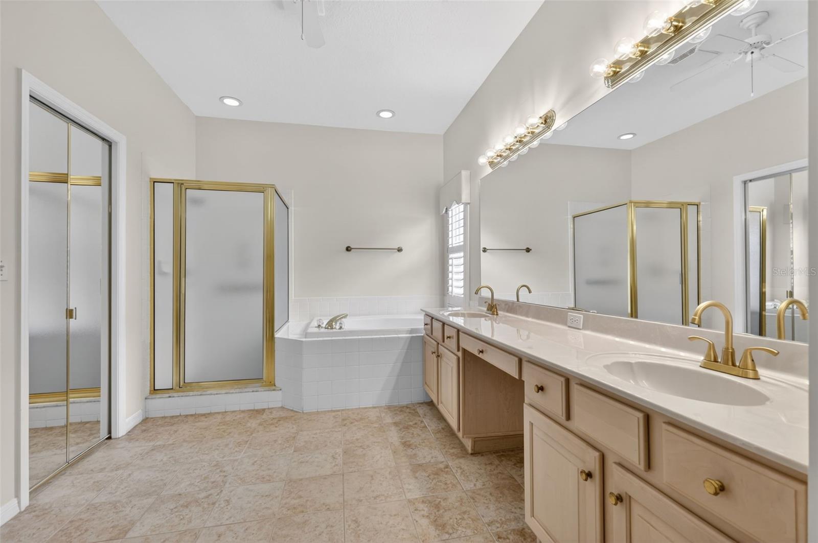 4856 Westchester Ct Property Photo 13
