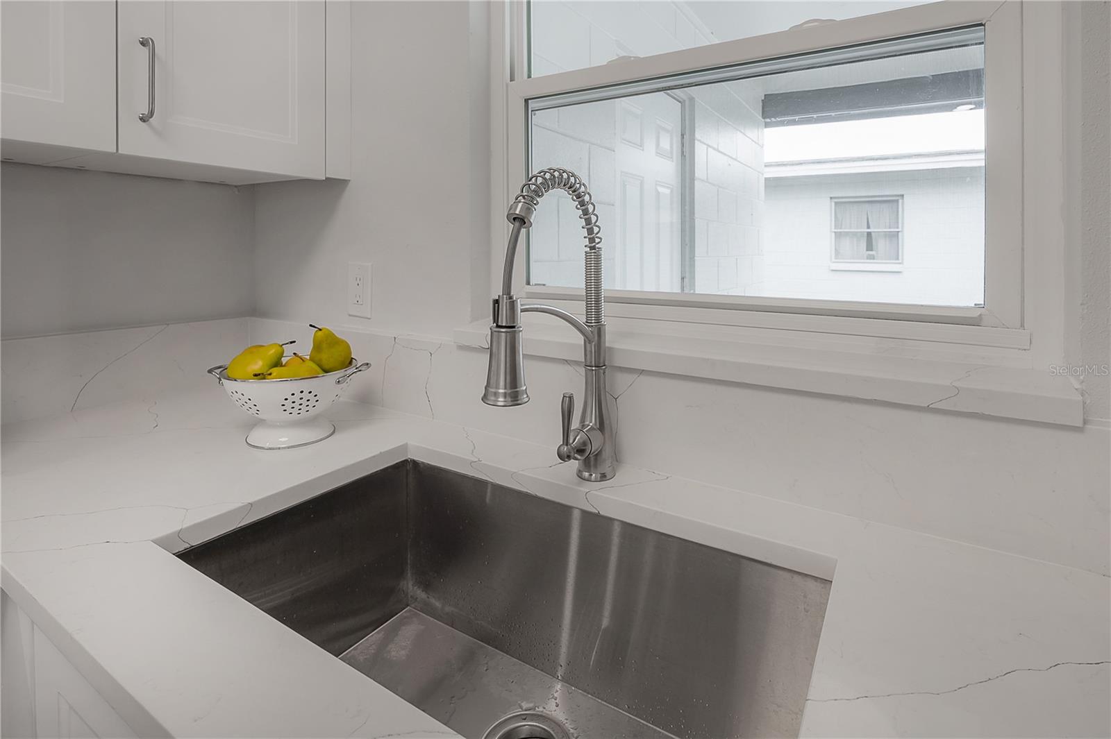 1911 W Cherry St Property Photo 11