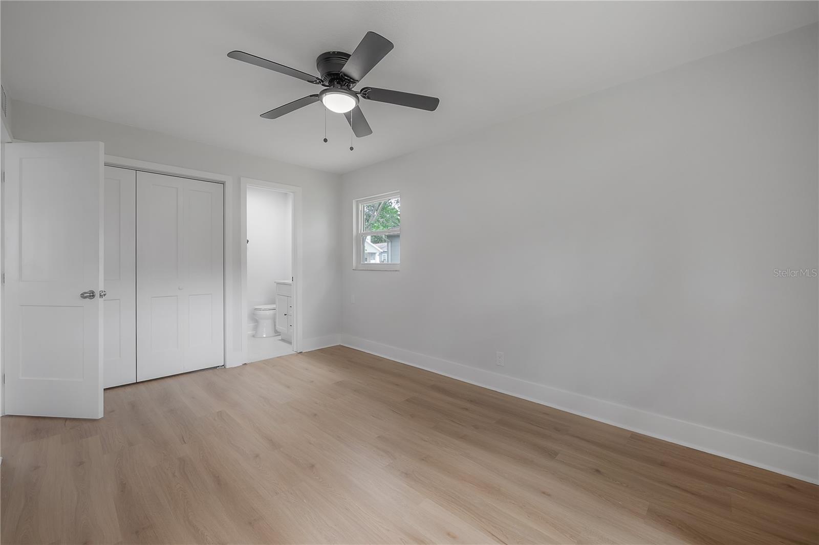 1911 W Cherry St Property Photo 12