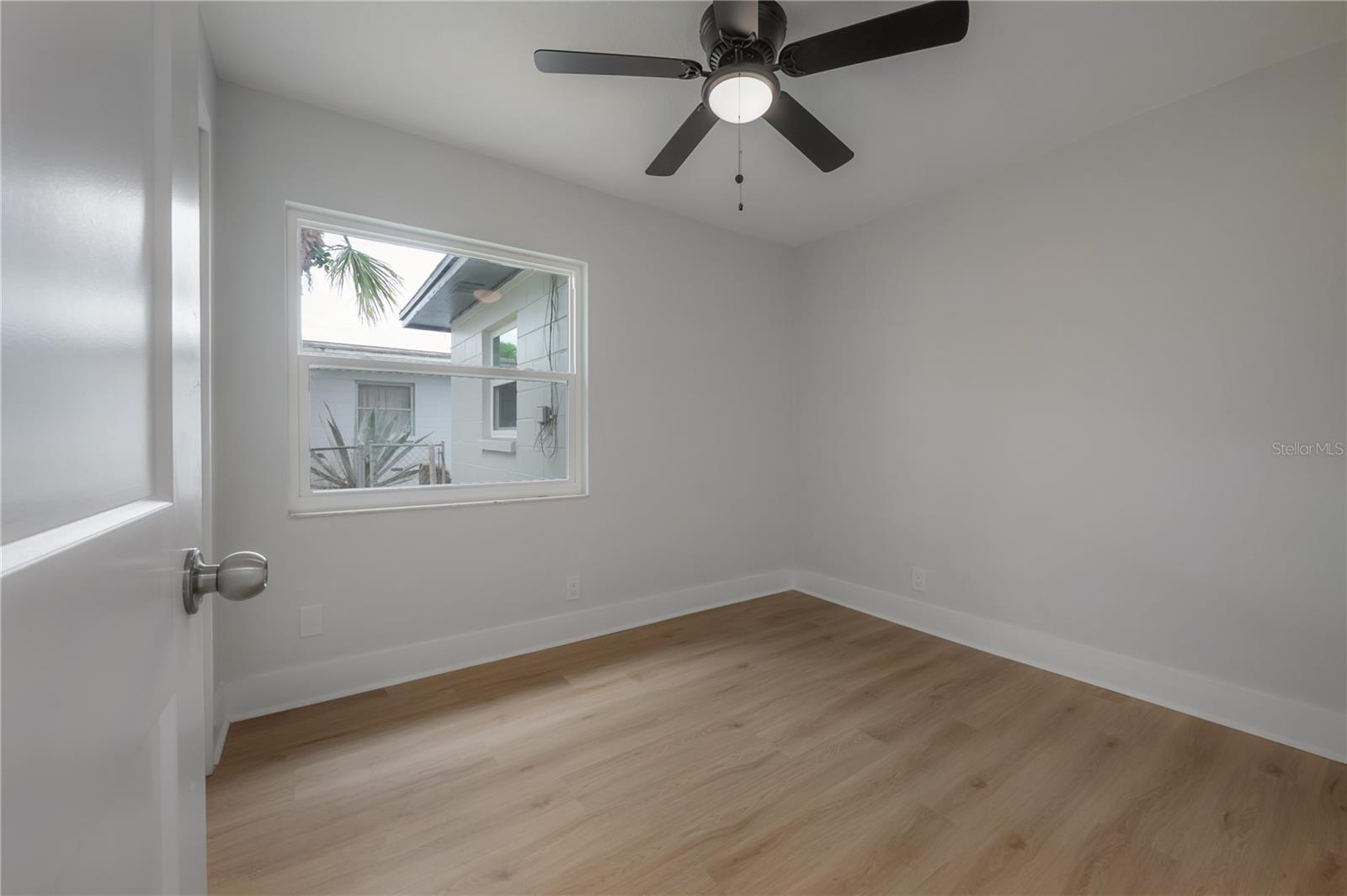 1911 W Cherry St Property Photo 22
