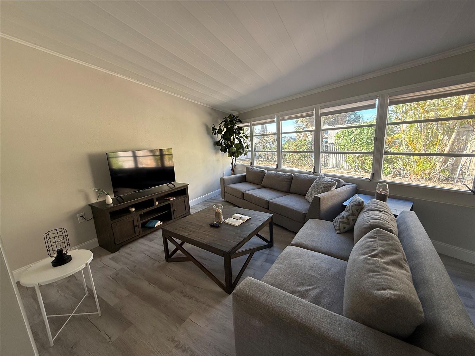 6407 1st Palm Pt Property Photo 3