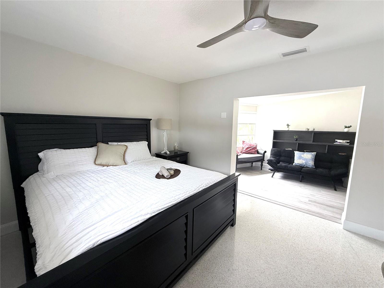 6407 1st Palm Pt Property Photo 9