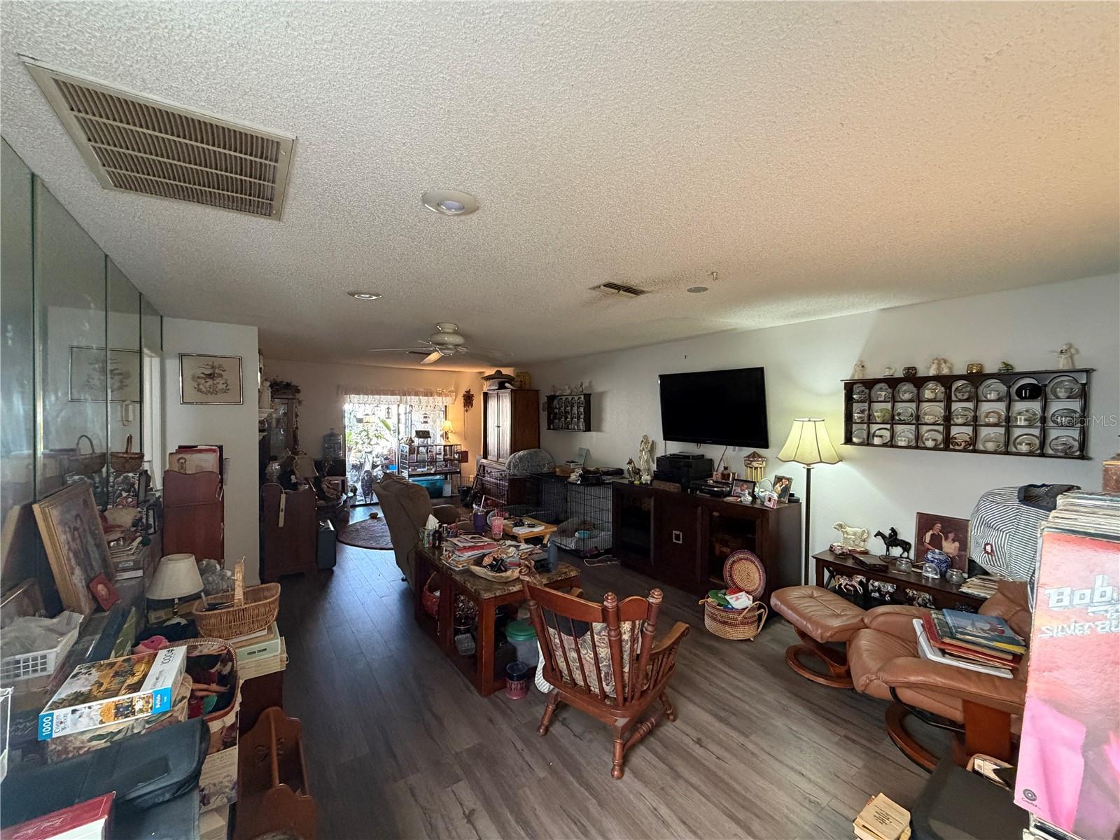 4317 Tiburon Dr Property Photo 3