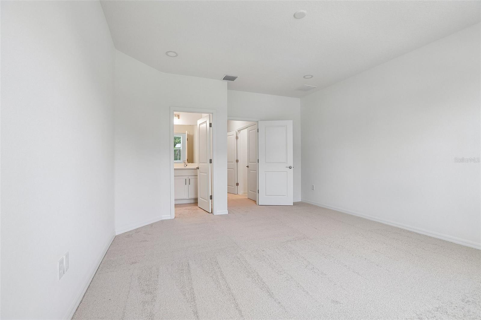 607 Silver Stream Ct Property Photo 27