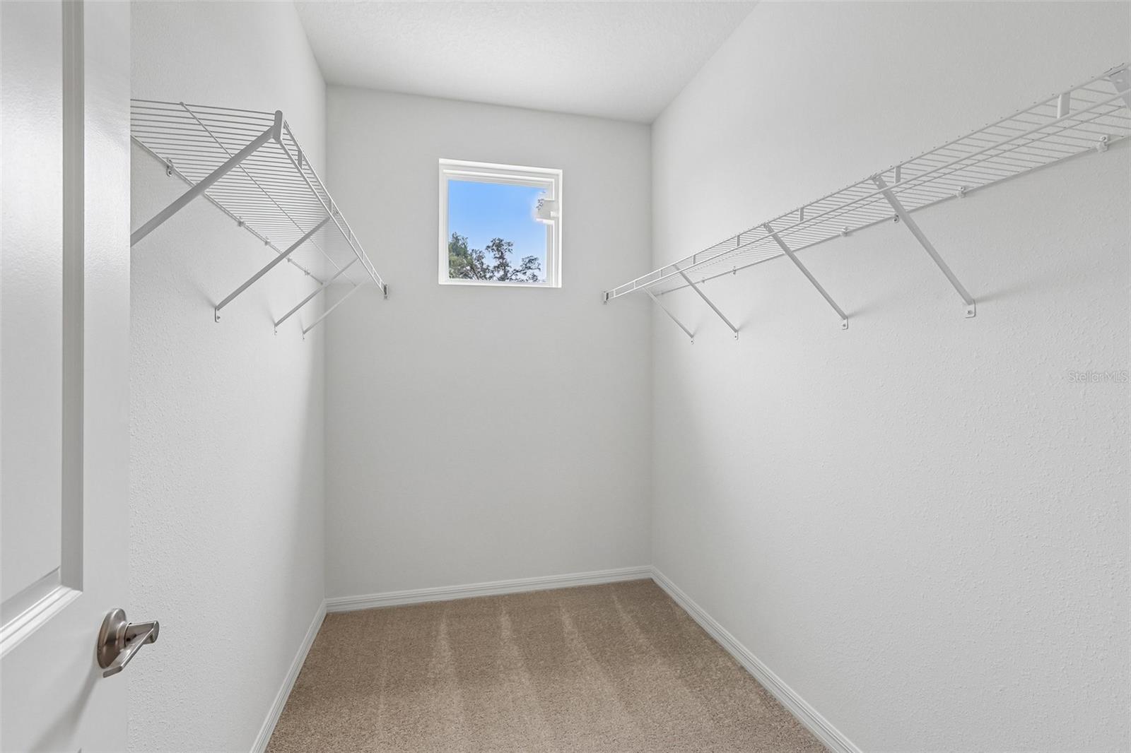 607 Silver Stream Ct Property Photo 33
