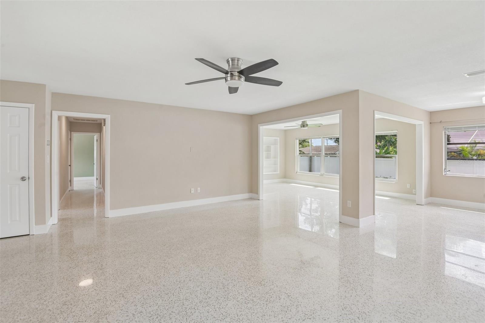 563 Eastview Rd Property Photo 5
