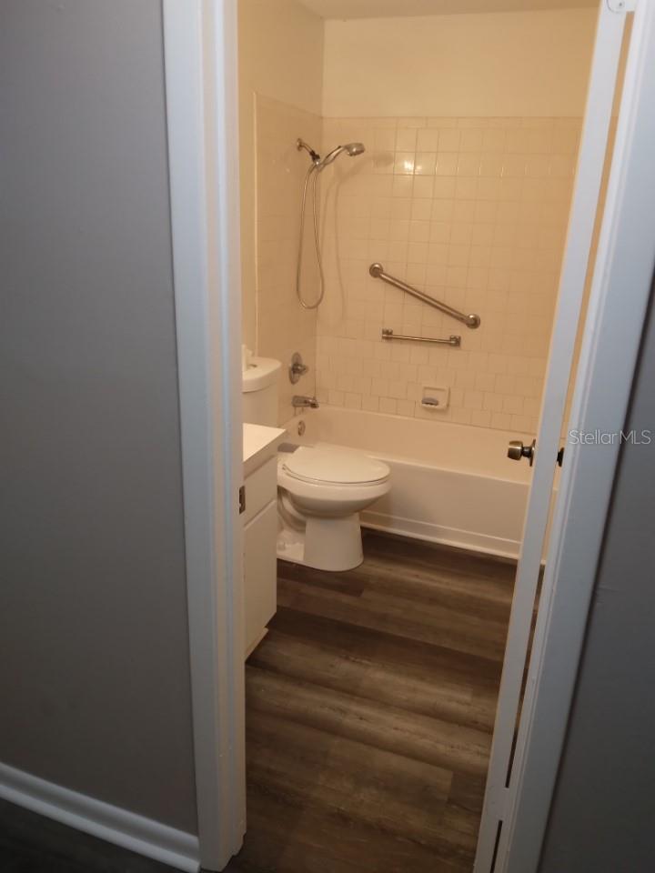 27 W Raymond St Property Photo 3