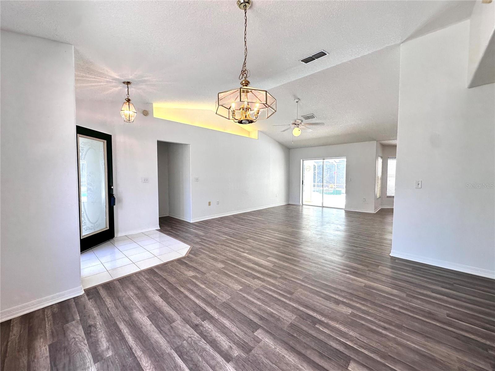 29439 Schinnecock Hills Ln Property Photo 4