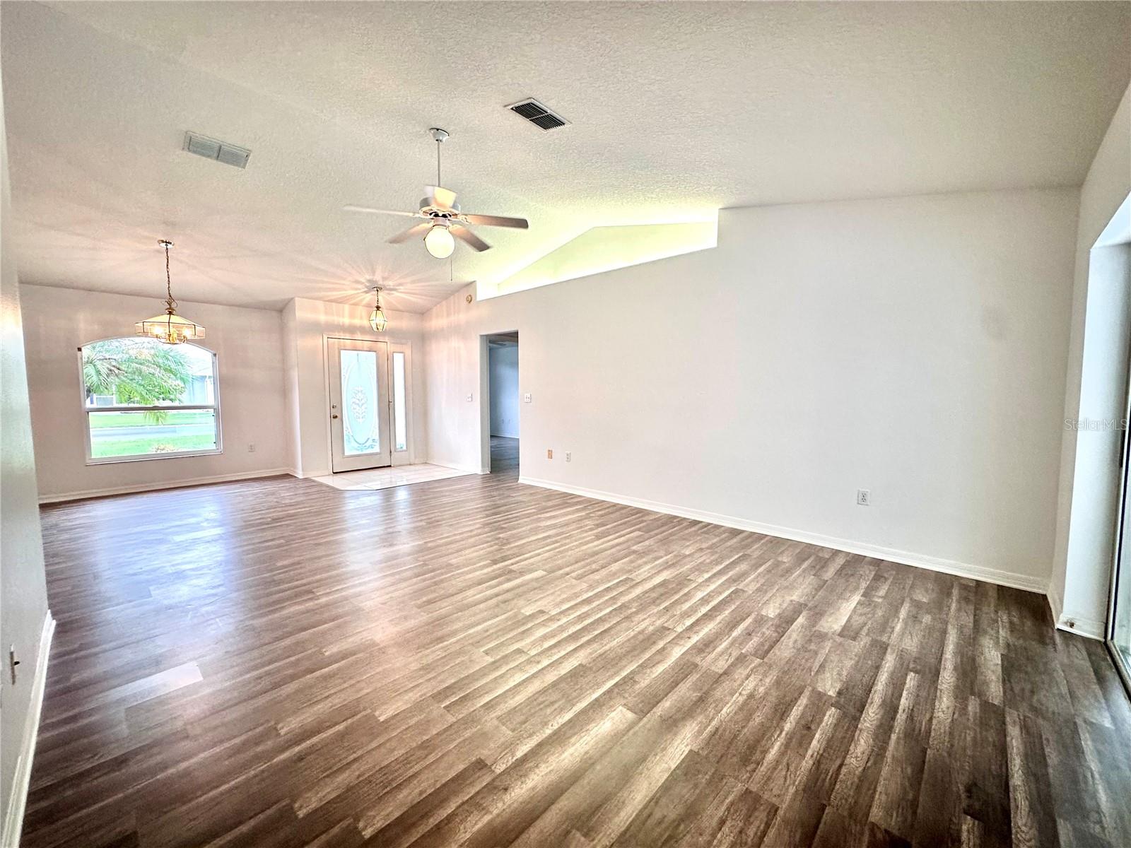 29439 Schinnecock Hills Ln Property Photo 5