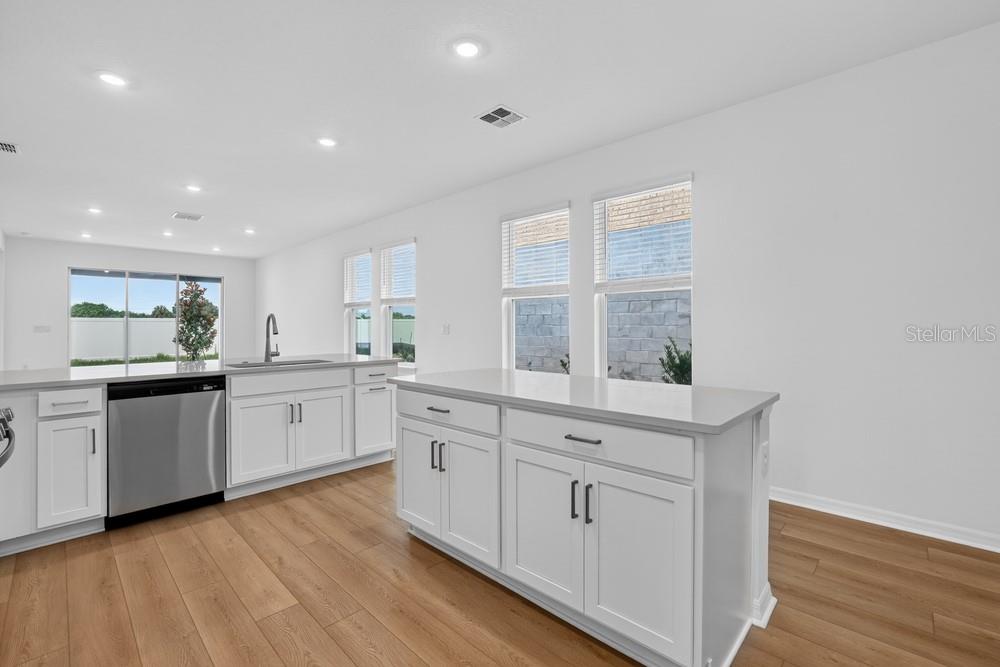5032 Cyan Loop Property Photo 3