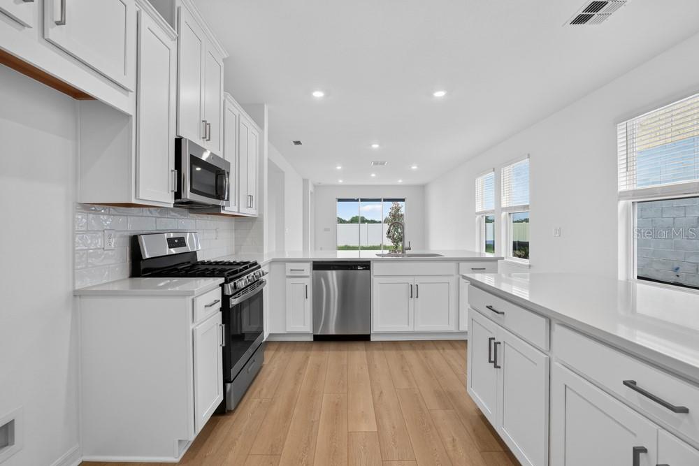 5032 Cyan Loop Property Photo 4