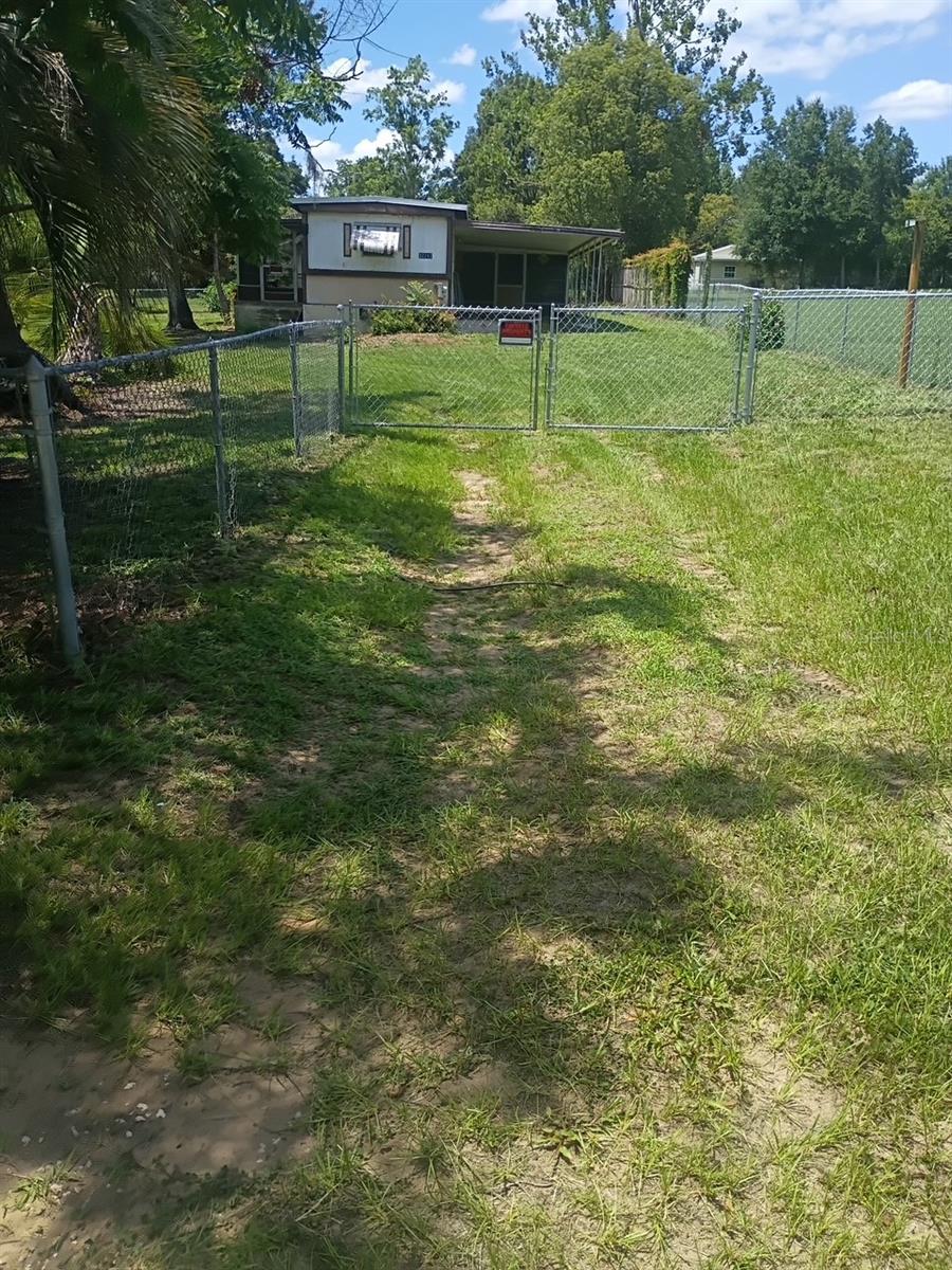37247 Northside Dr Property Photo 3