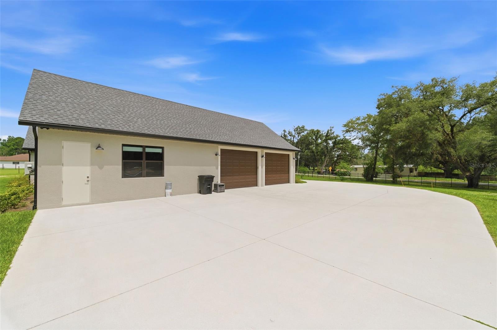 37904 Trilby Rd Property Photo 6