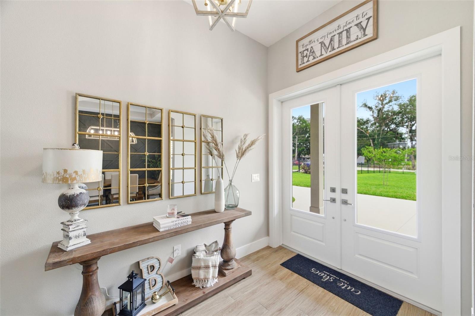 37904 Trilby Rd Property Photo 8