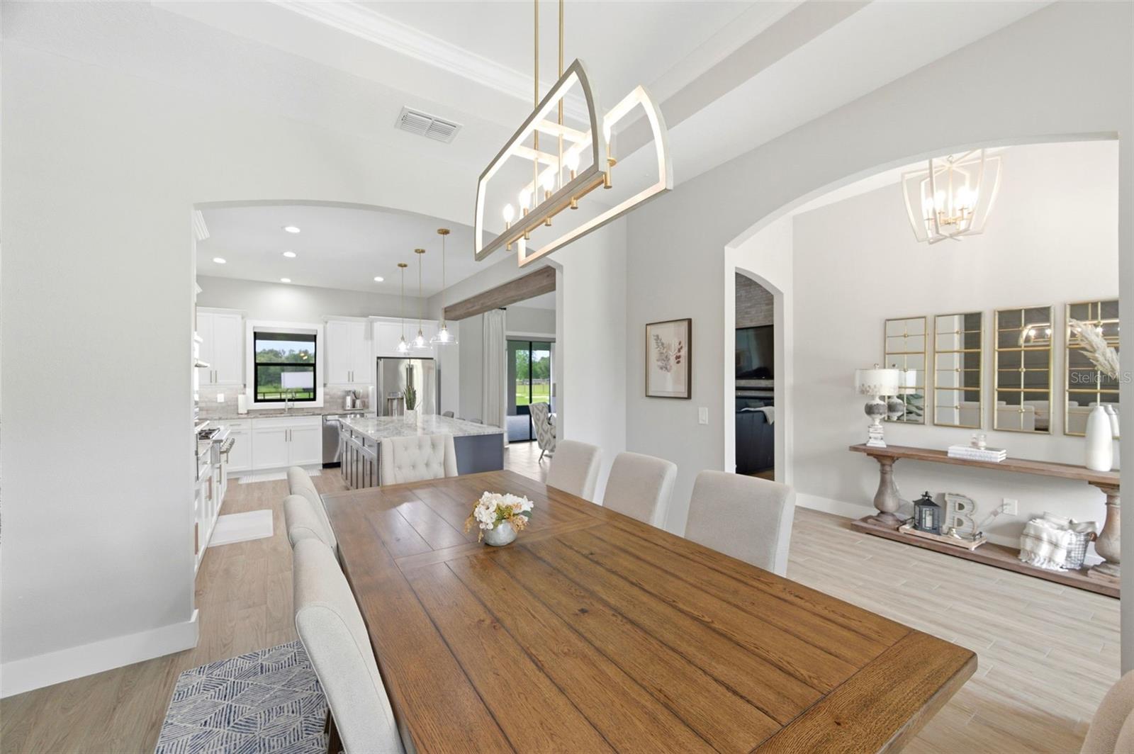 37904 Trilby Rd Property Photo 12