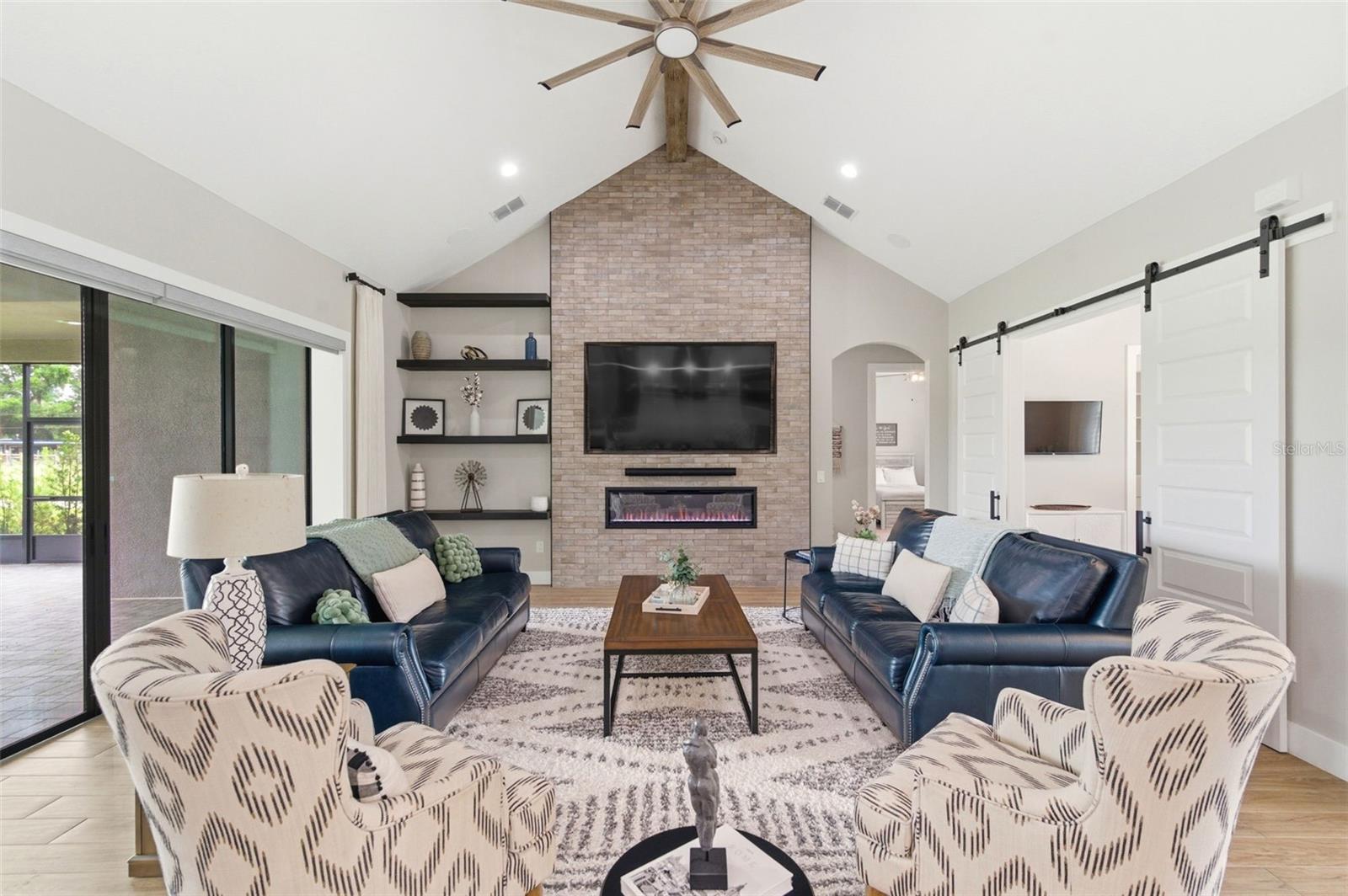 37904 Trilby Rd Property Photo 17
