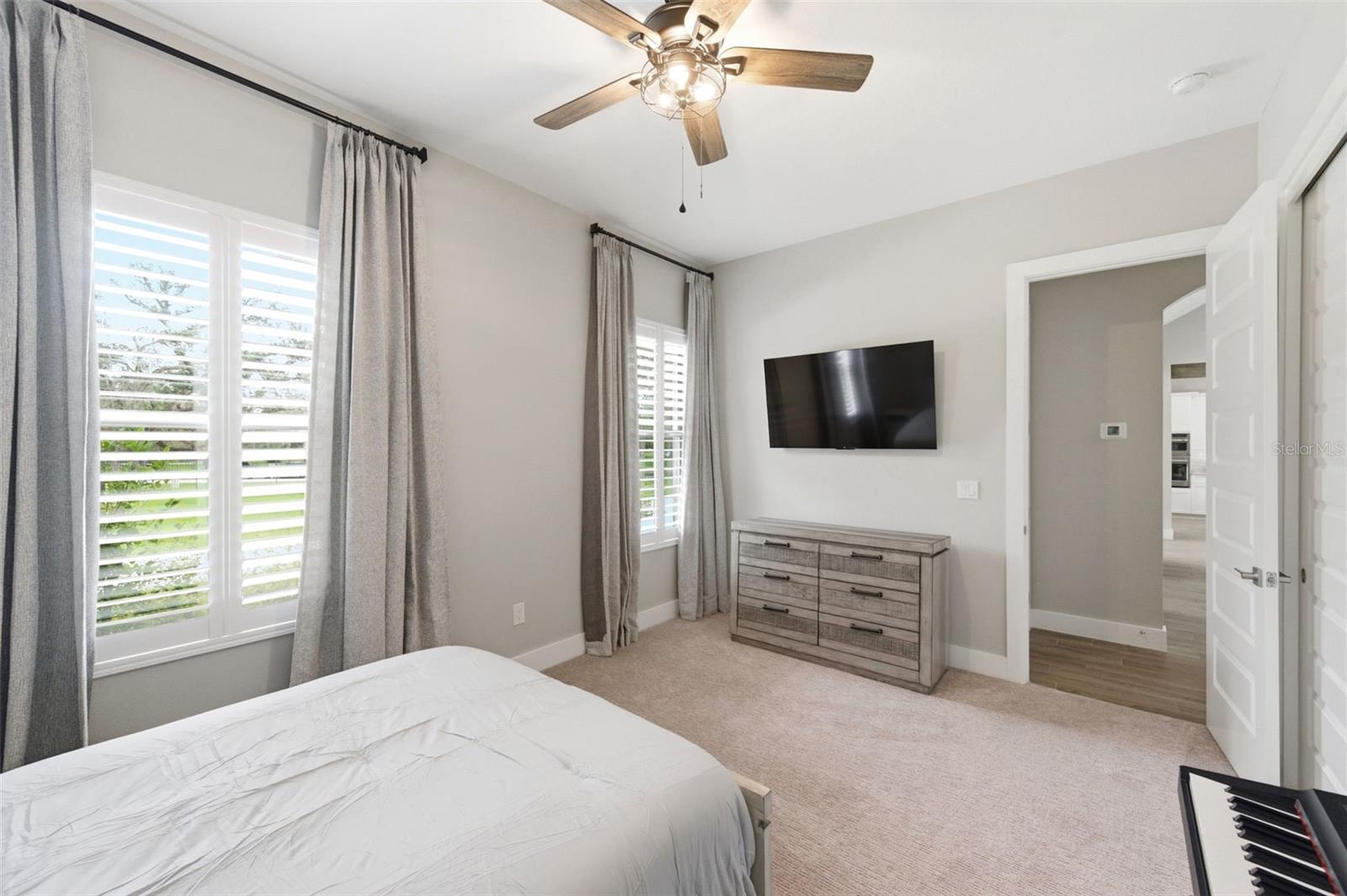 37904 Trilby Rd Property Photo 30