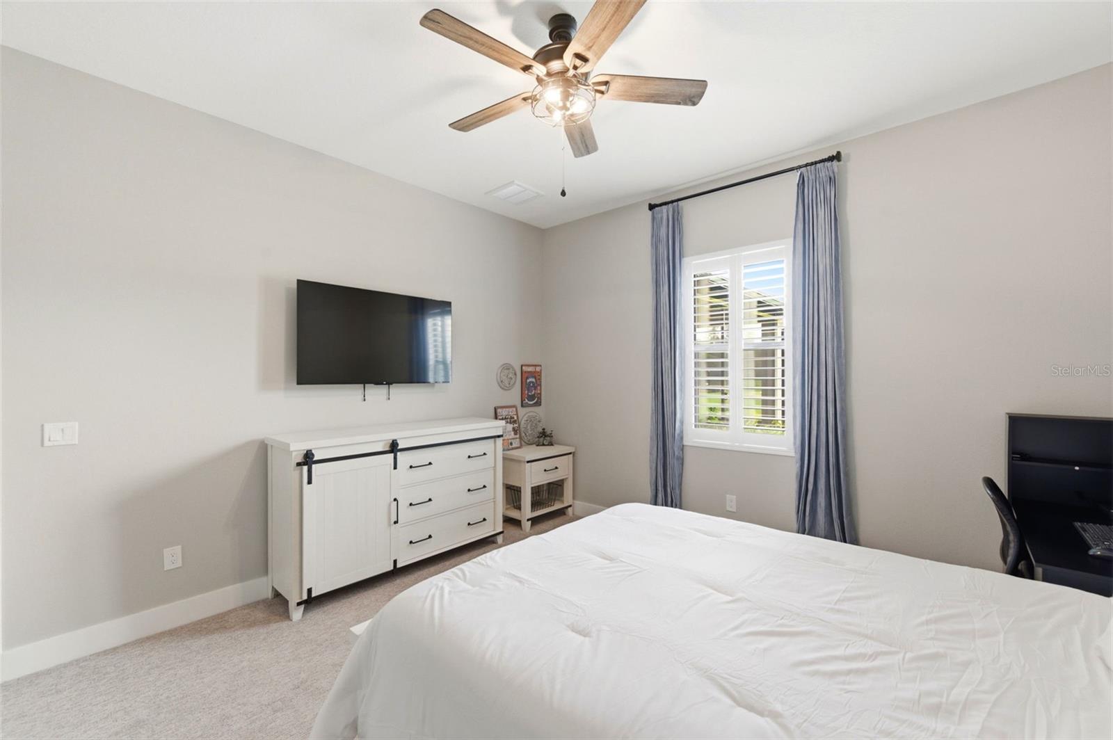 37904 Trilby Rd Property Photo 32