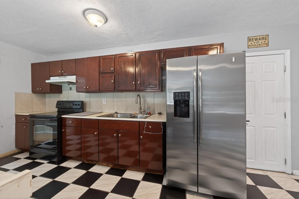 5127 Pine St Property Photo 8