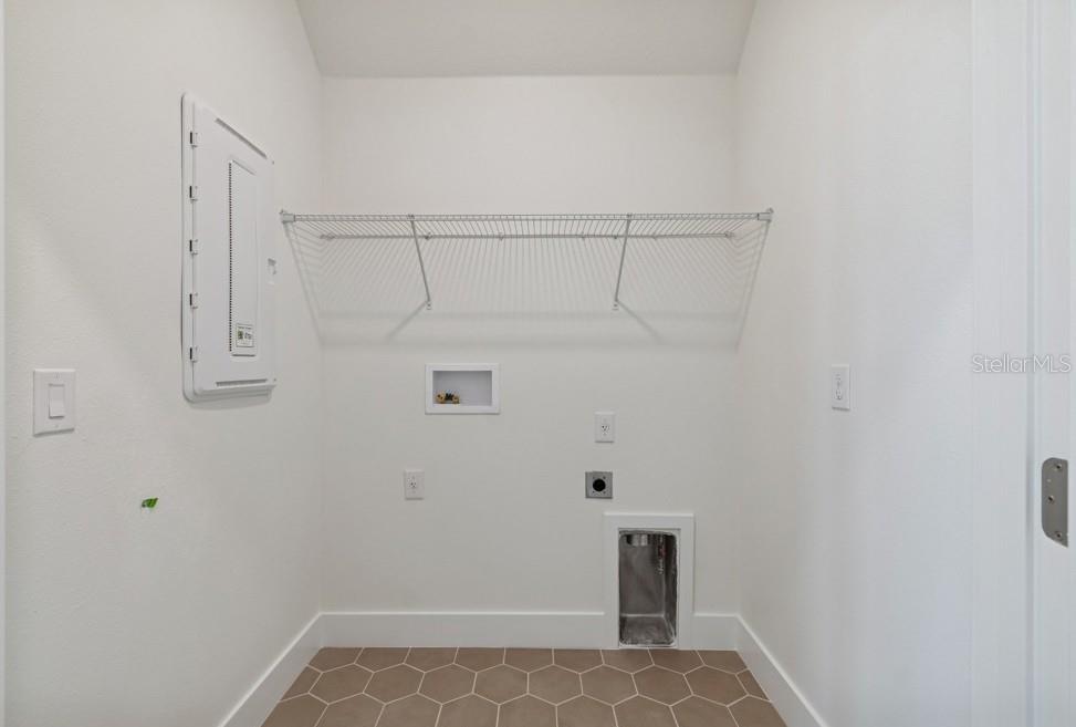 7251 Tideland Ln Property Photo 8