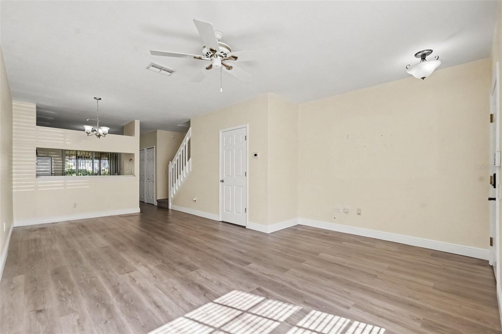 12369 Berkeley Square Dr Property Photo 4