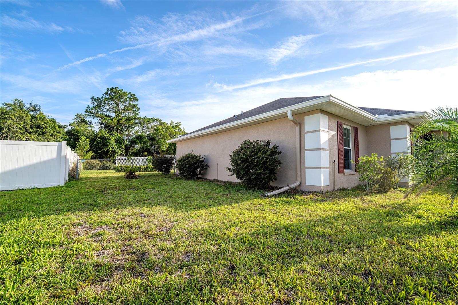 12036 Penguin Ave Property Photo 6
