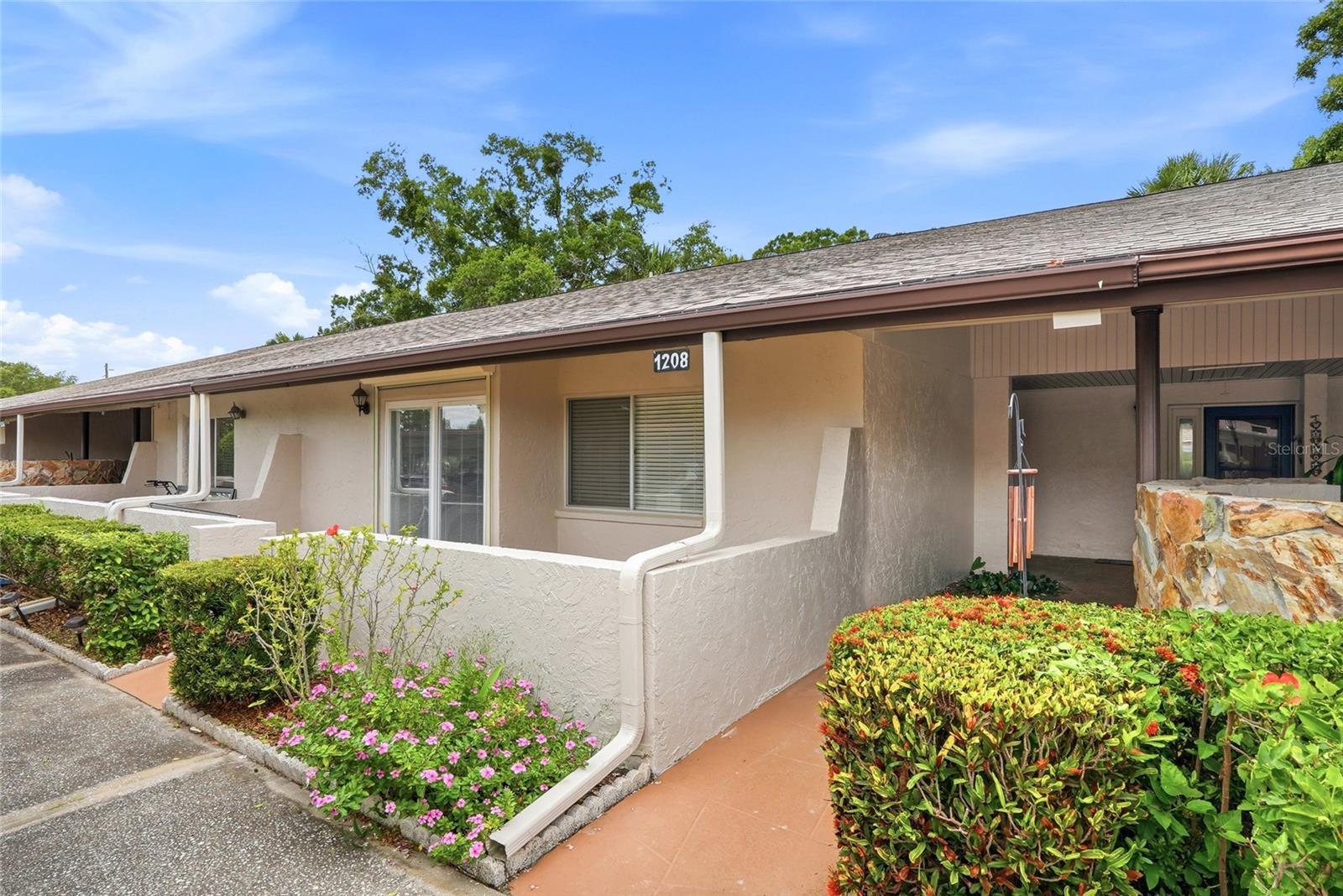 1208 14th Cir Se Property Photo 2