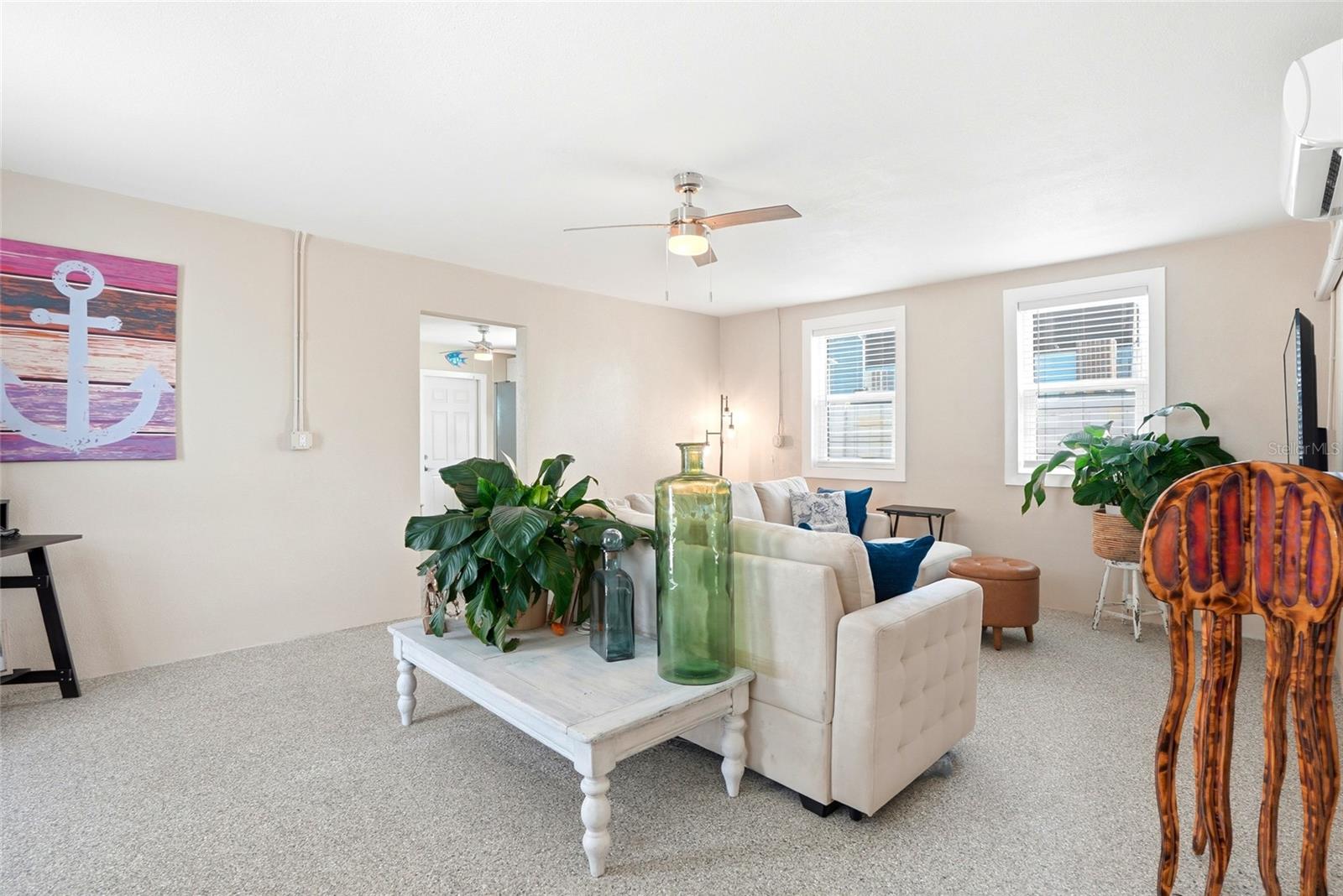 14135 Palm St Property Photo 5