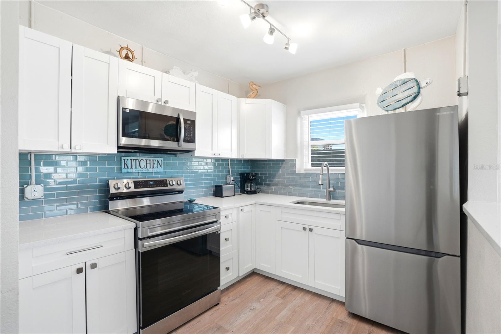 14135 Palm St Property Photo 32