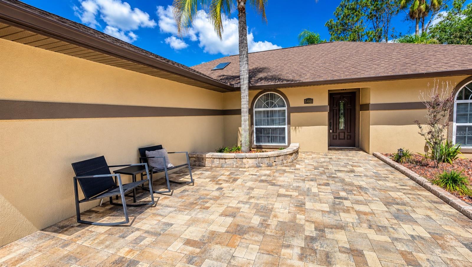 6441 Silver Oaks Dr Property Photo 4