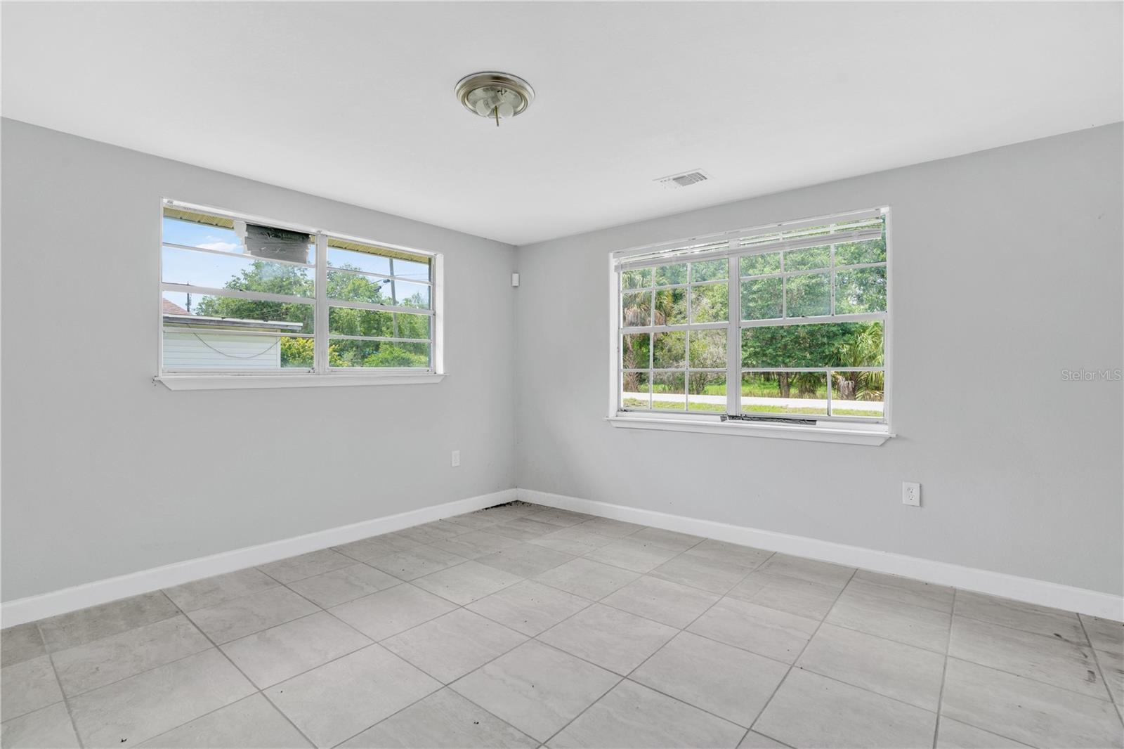255 Hooker St Property Photo 5