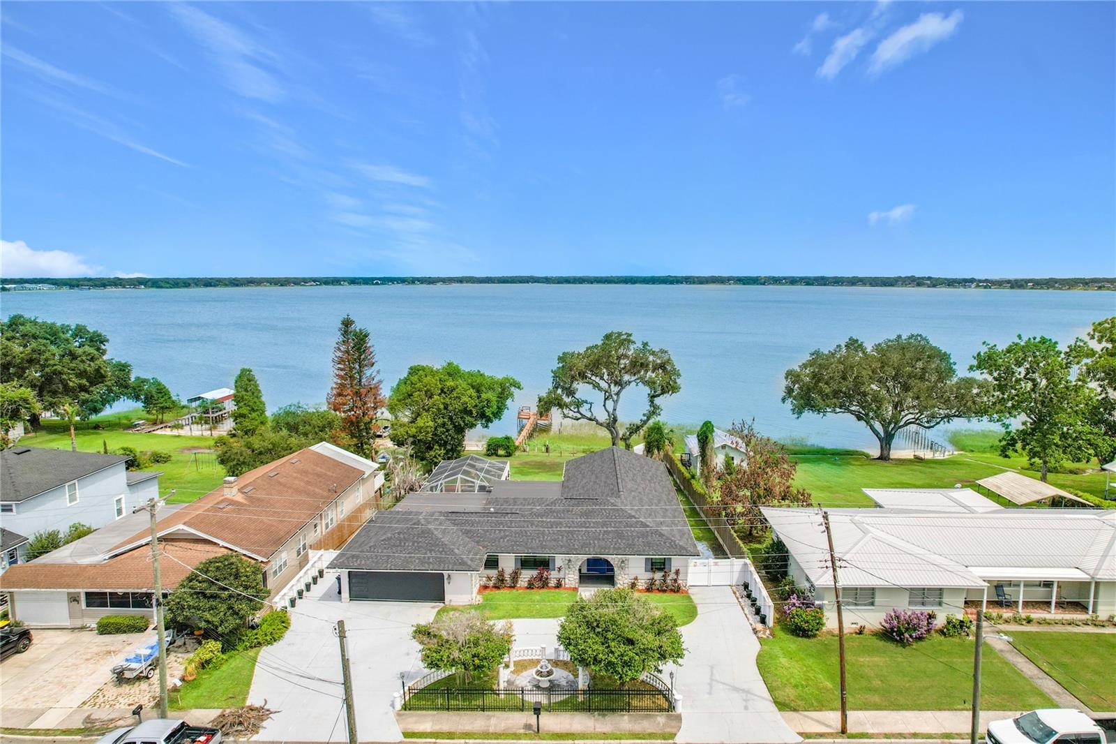 331 Bay St Property Photo 1