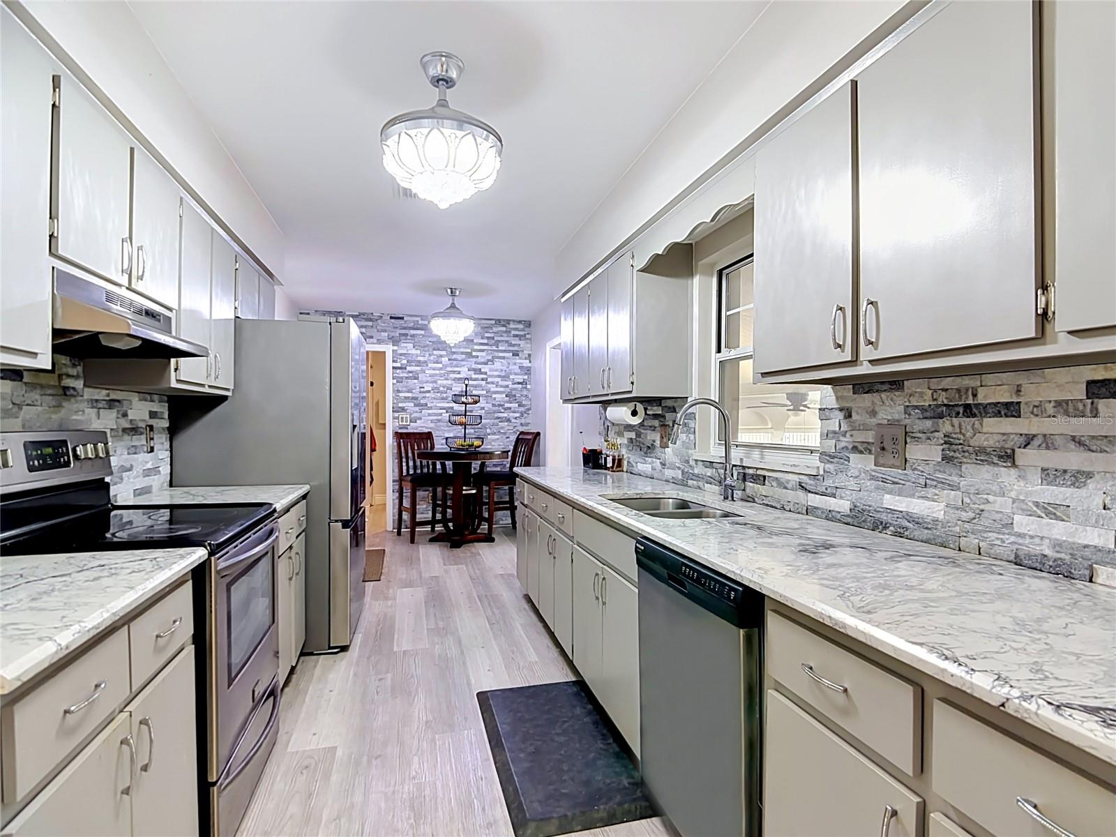 331 Bay St Property Photo 15