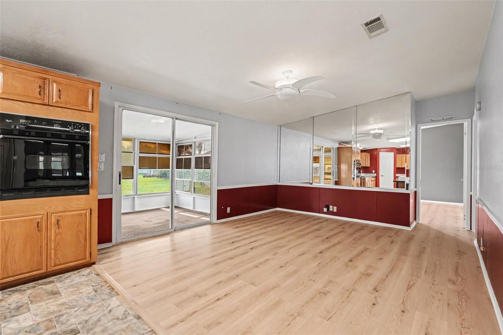 9178 Admiral St Property Photo 12
