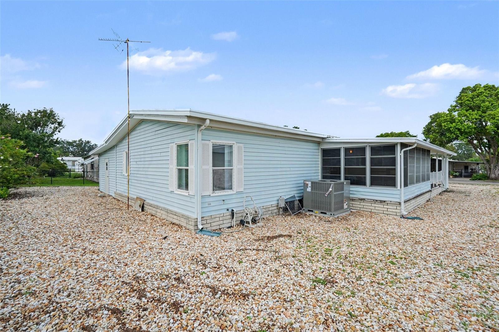 9178 Admiral St Property Photo 20