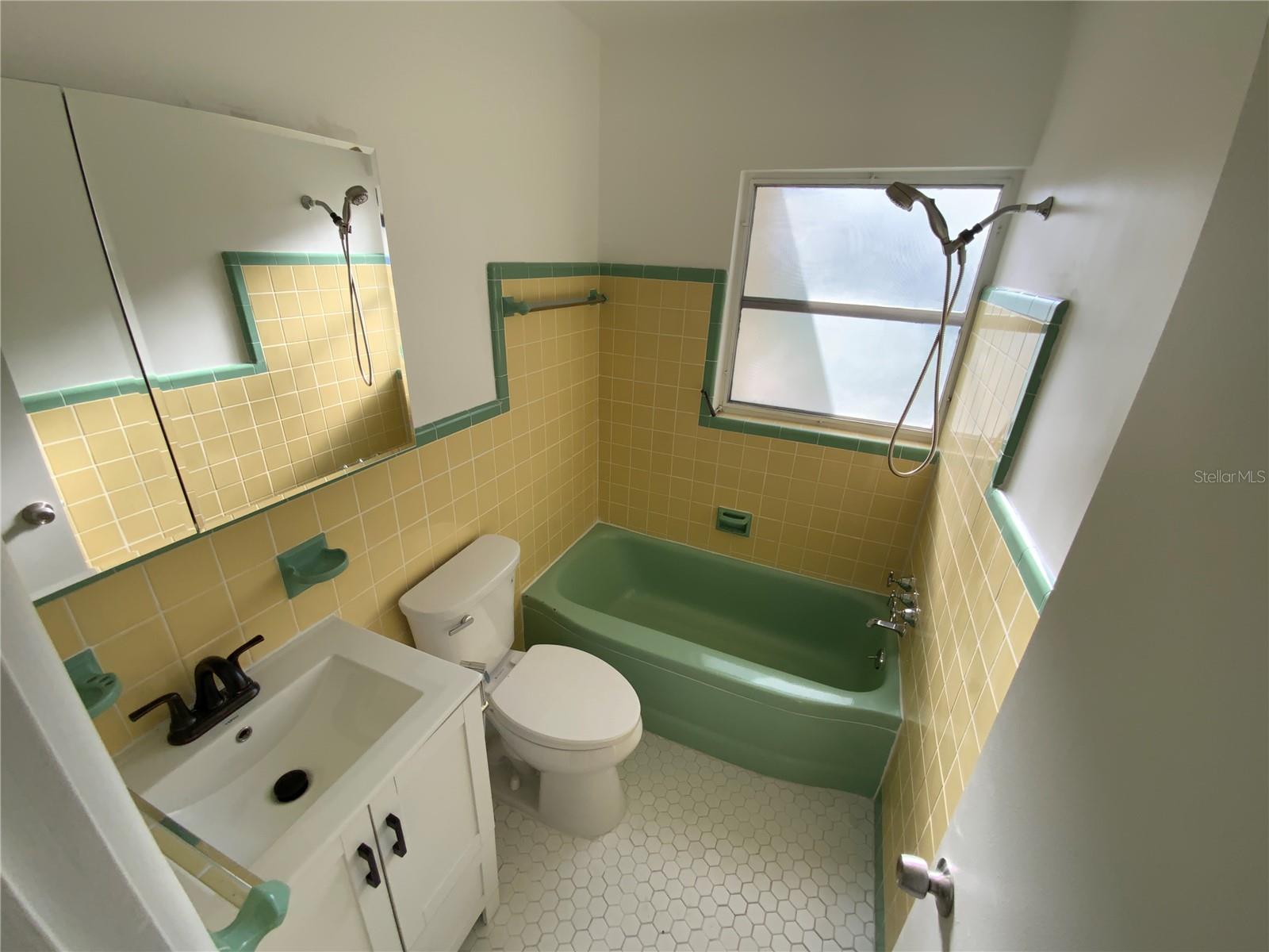 1404 Corey Way S Property Photo 10