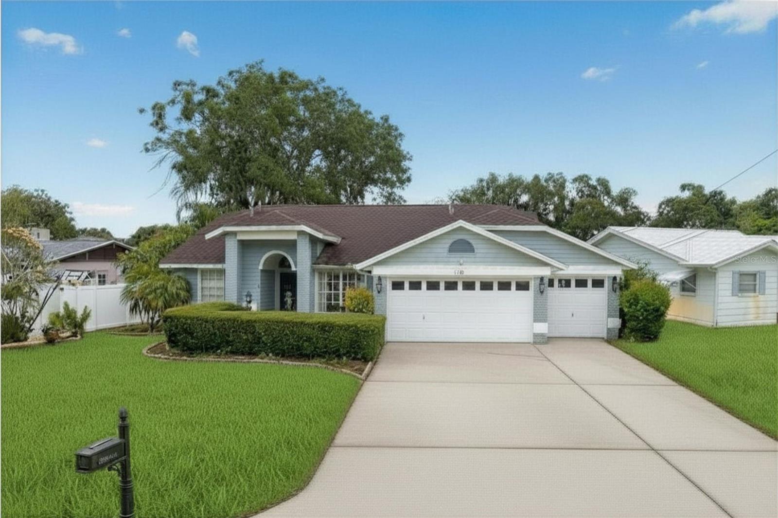 16 CITRUS DR
