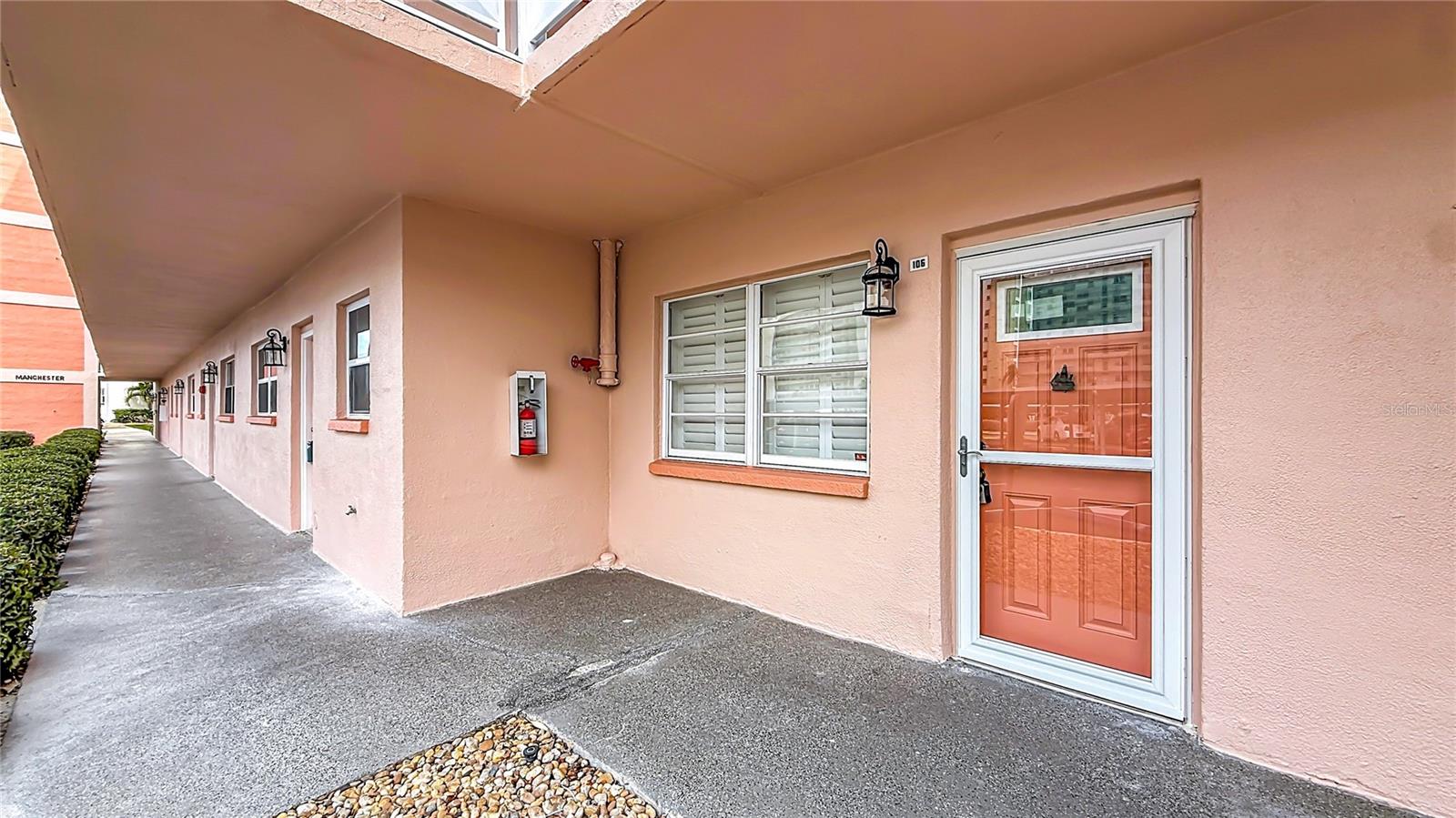 6025 Shore Blvd S #106 Property Photo 2