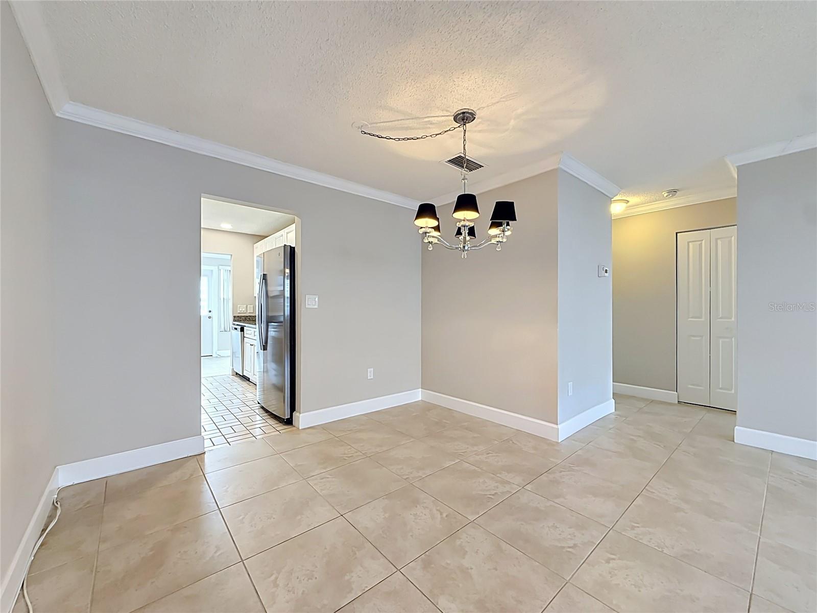 6025 Shore Blvd S #106 Property Photo 9