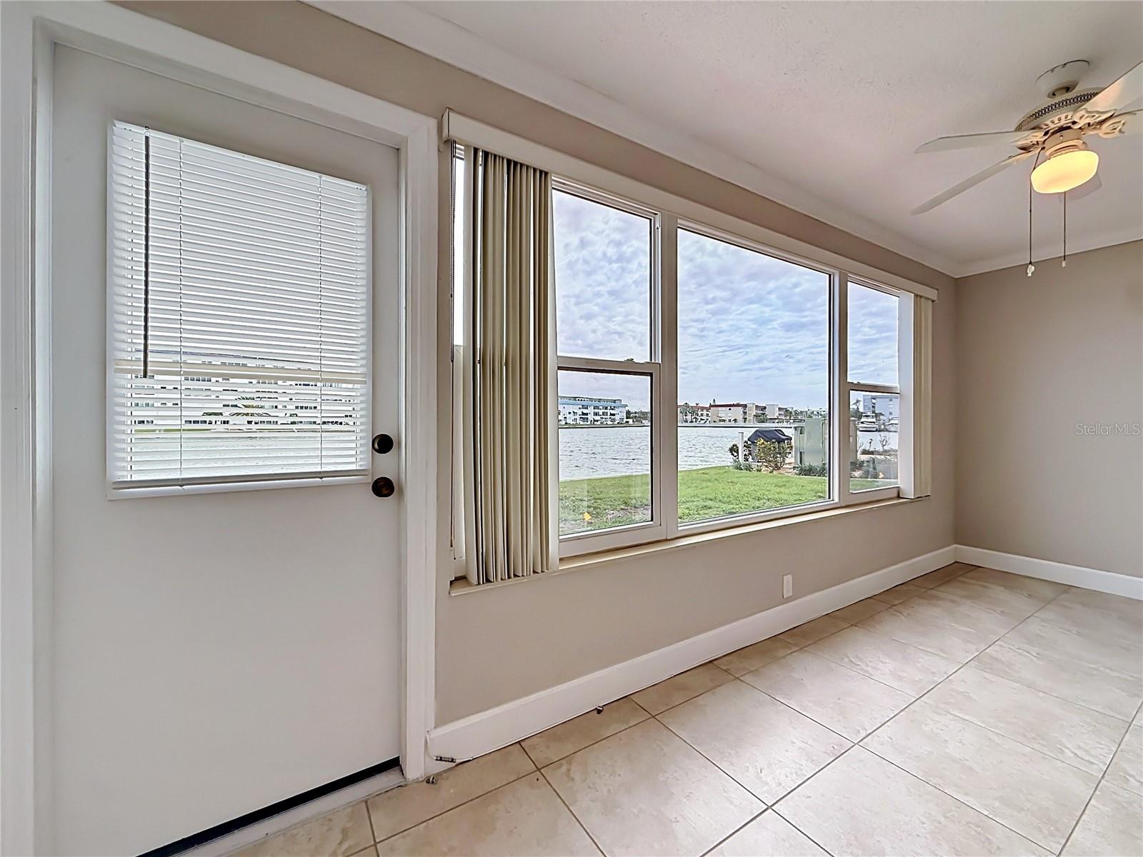 6025 Shore Blvd S #106 Property Photo 21