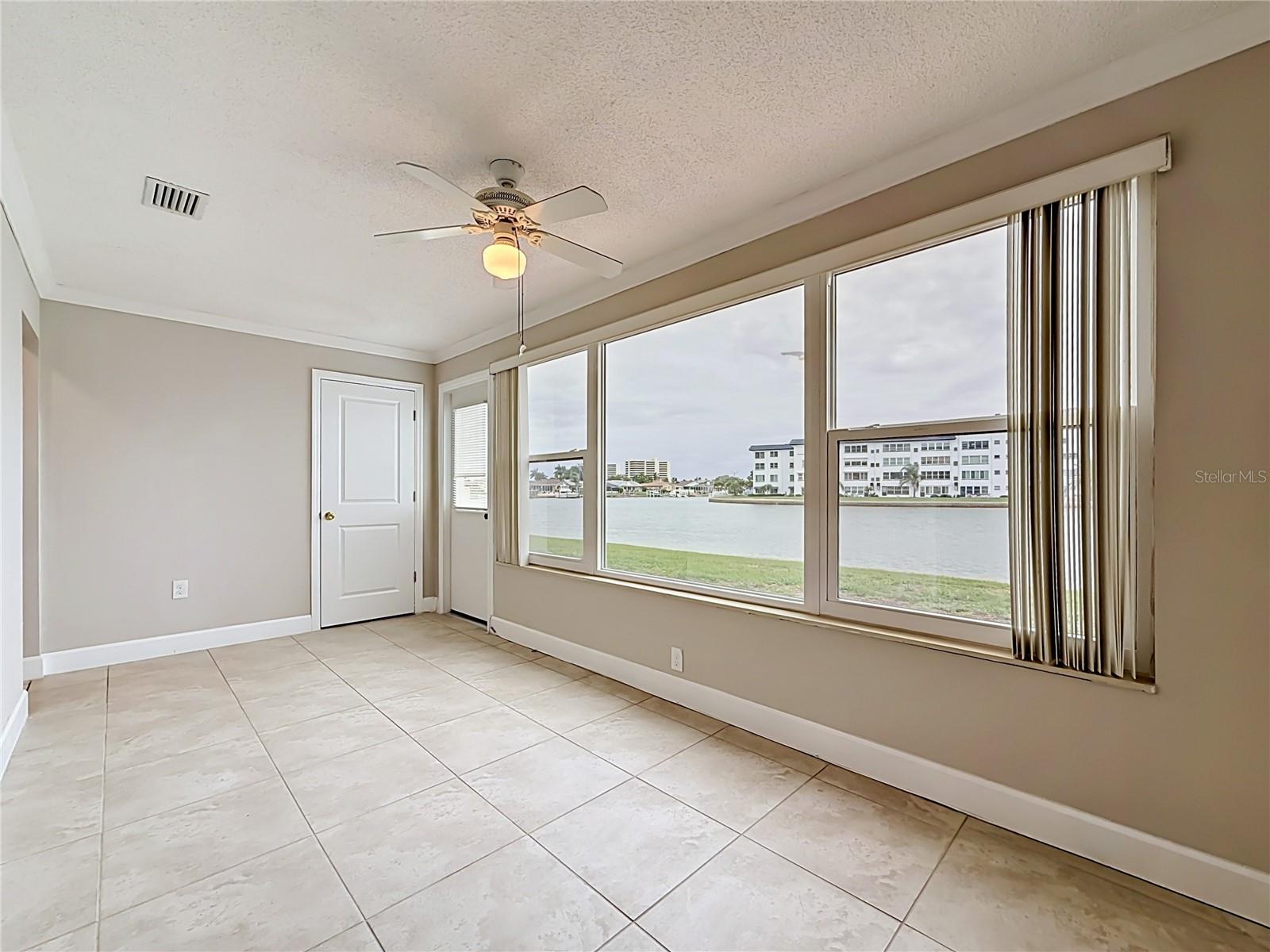 6025 Shore Blvd S #106 Property Photo 23