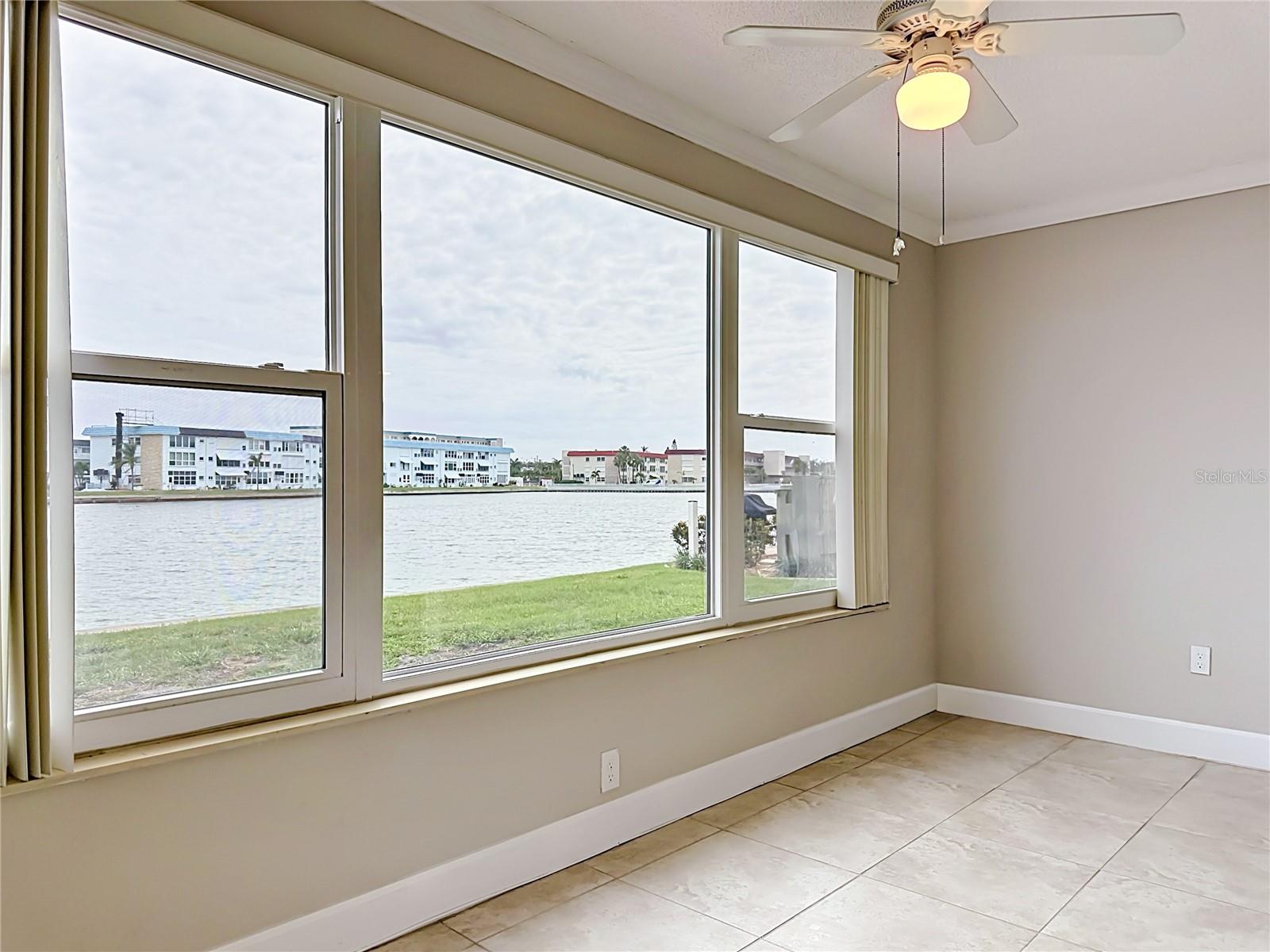 6025 Shore Blvd S #106 Property Photo 25