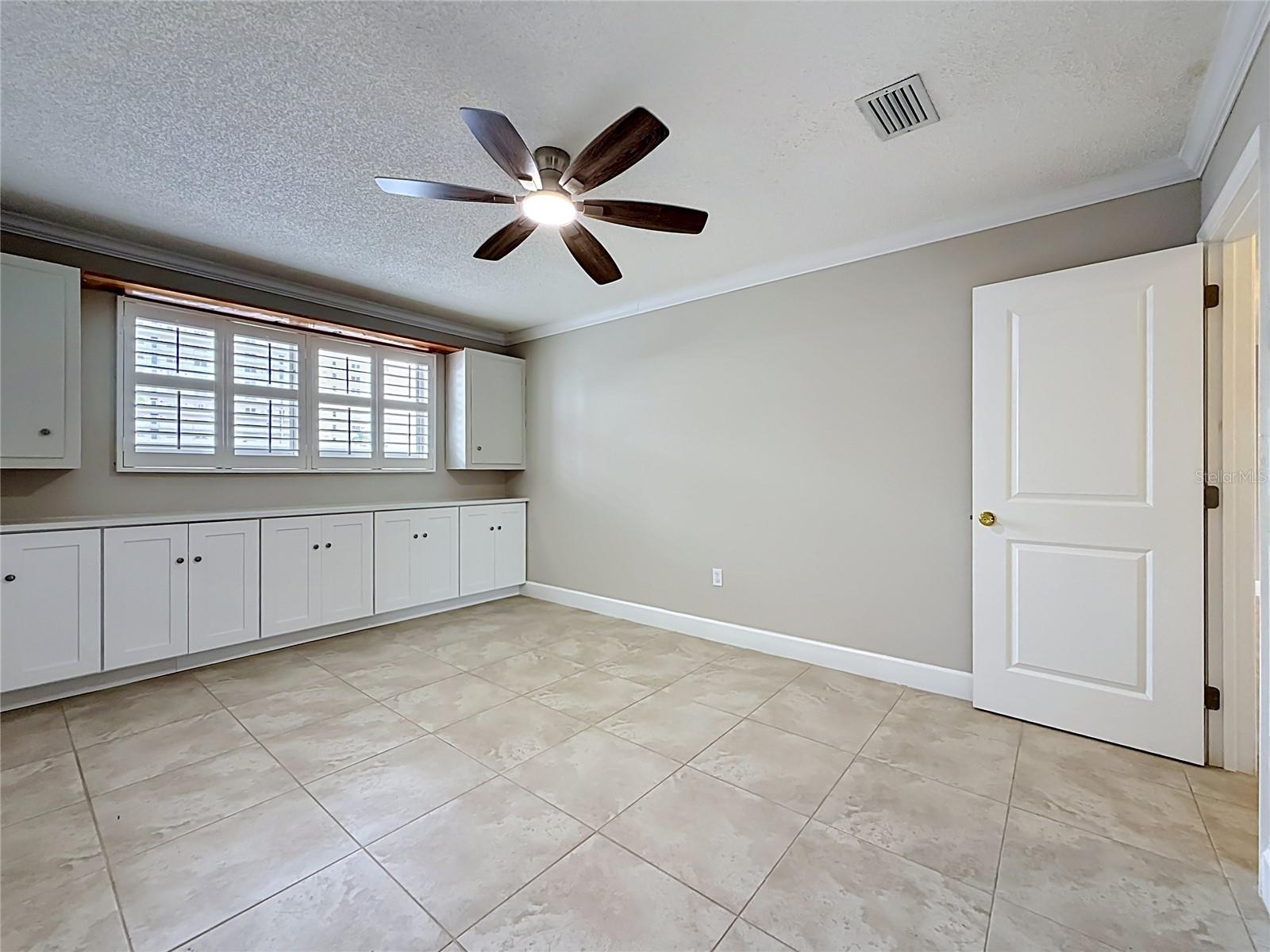6025 Shore Blvd S #106 Property Photo 30