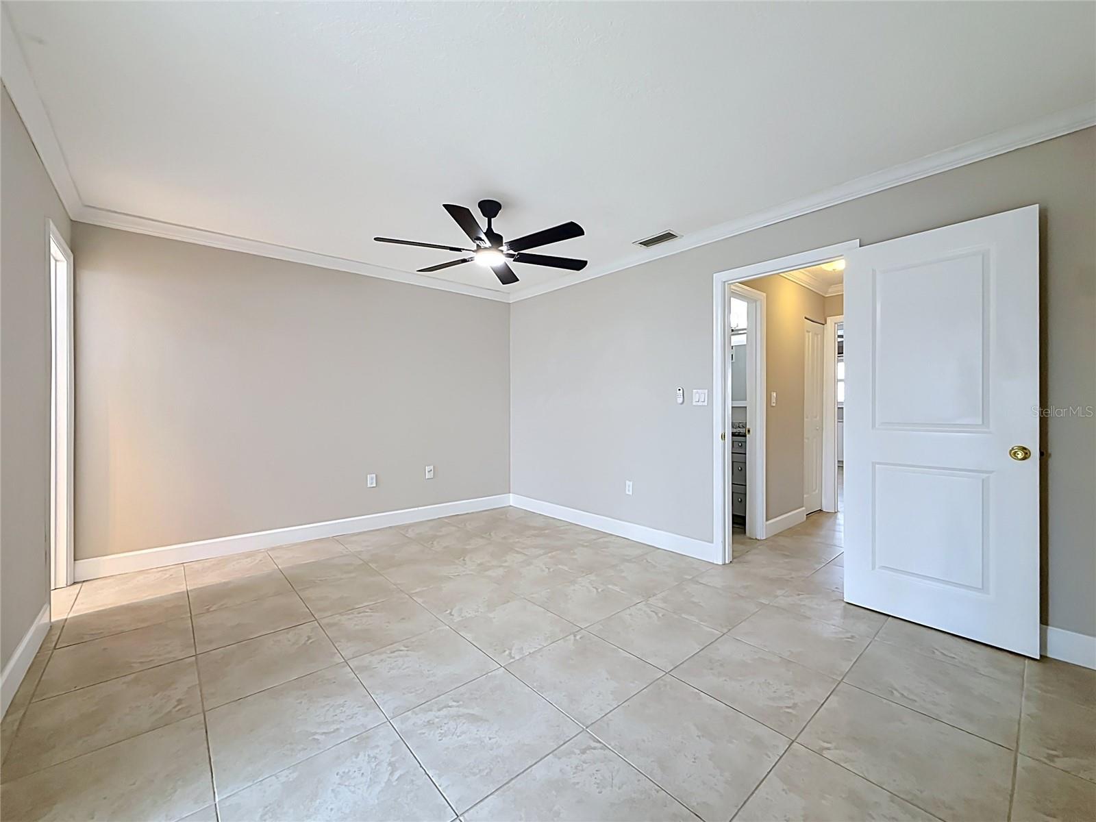 6025 Shore Blvd S #106 Property Photo 36