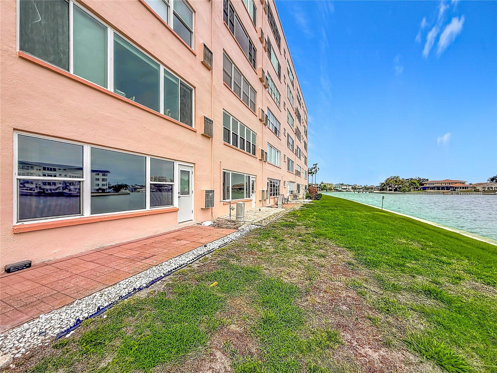 6025 Shore Blvd S #106 Property Photo 44