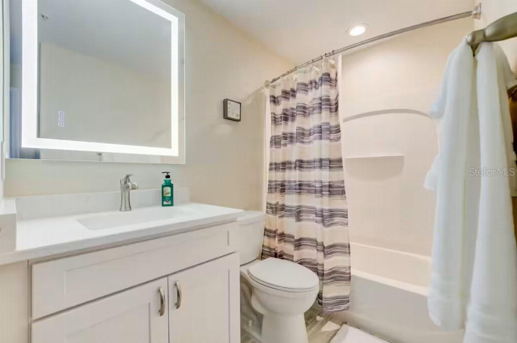 13415 Blue Heron Beach Dr #1201 Property Photo 17