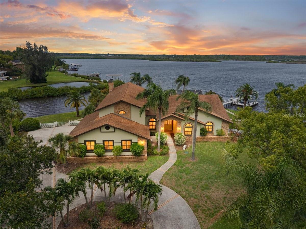 1589 MARY LN