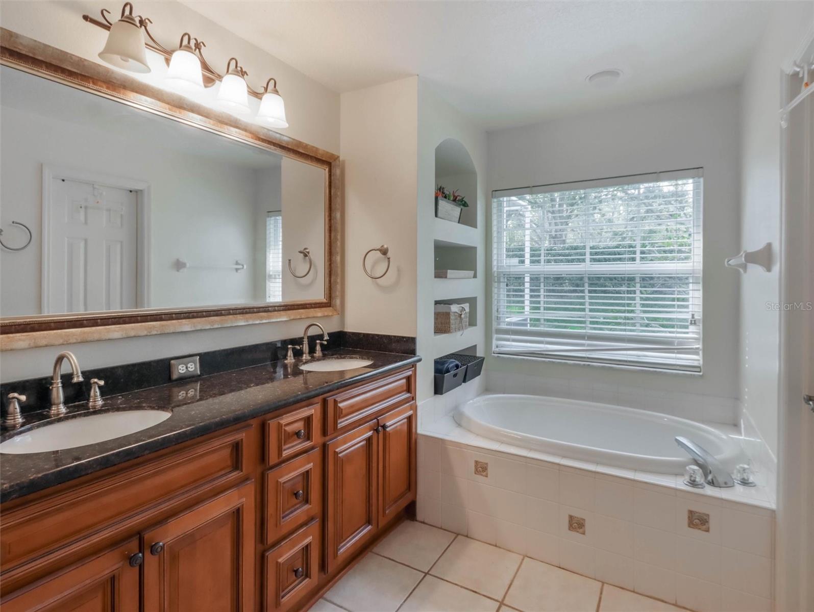 10110 Whisper Pointe Dr Property Photo 24