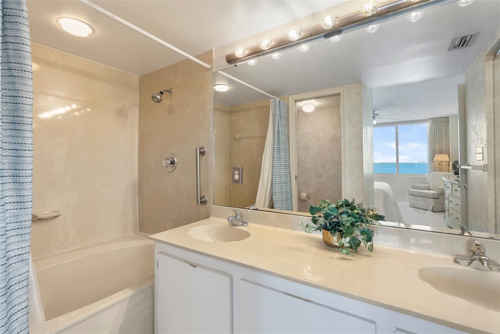 5155 Isla Key Blvd S #304 Property Photo 11
